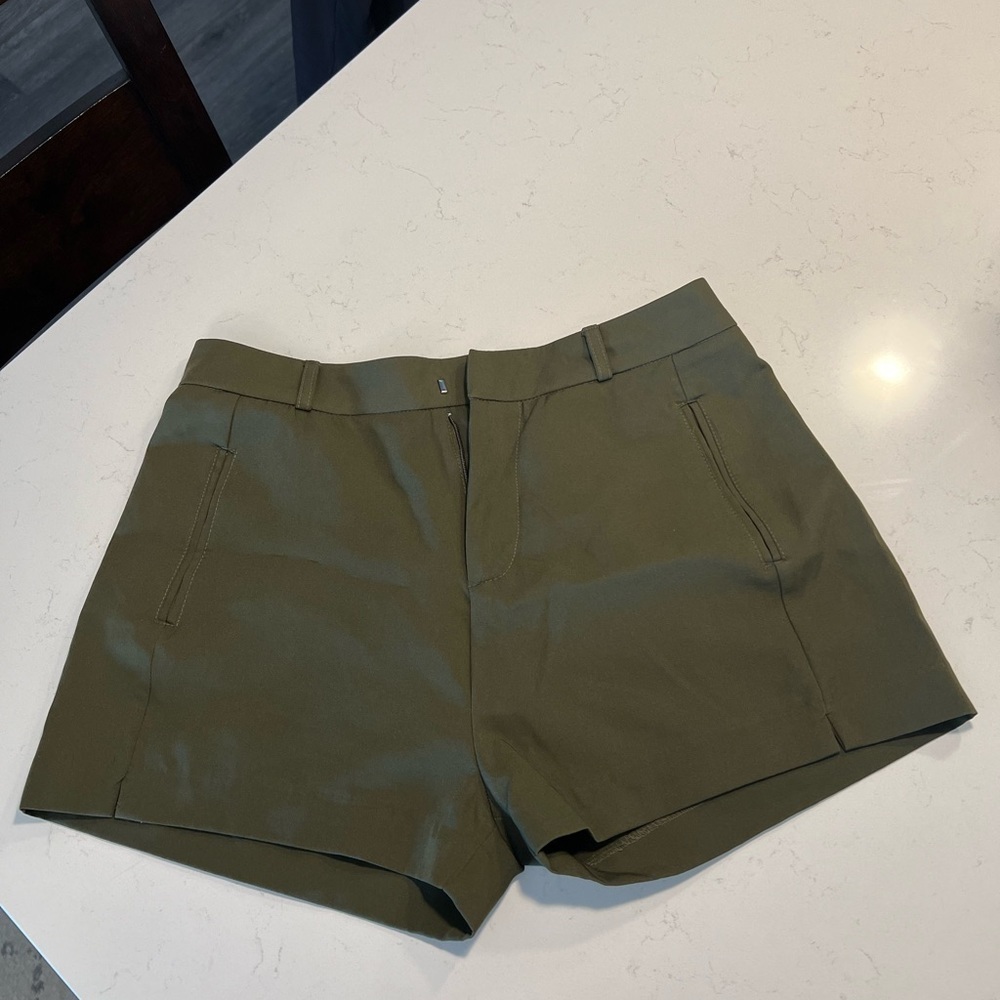 Active USA minimalist high waisted shorts. Size M